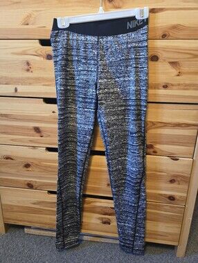 NIKE Pro Dri-Fit Women's Black and Gray Ankle Leggings. Size Medium.